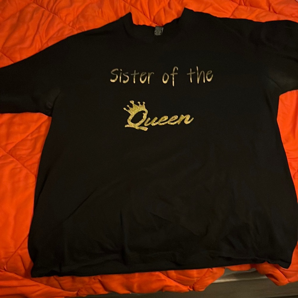 Sister of The Queen Black Tee